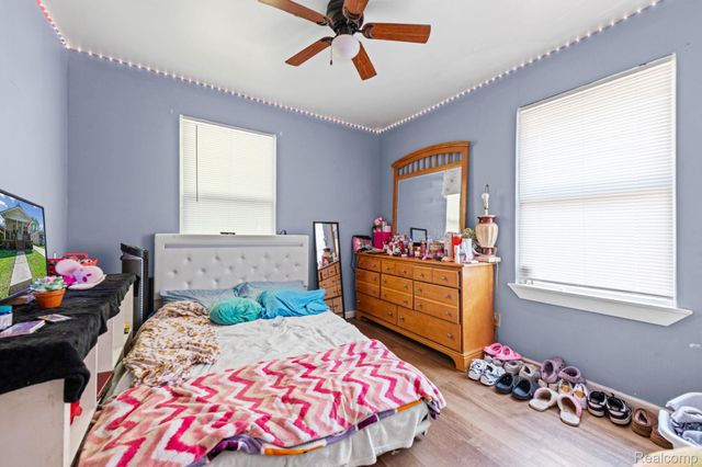 1127 Detroit Avenue, Lincoln Park, MI 48146