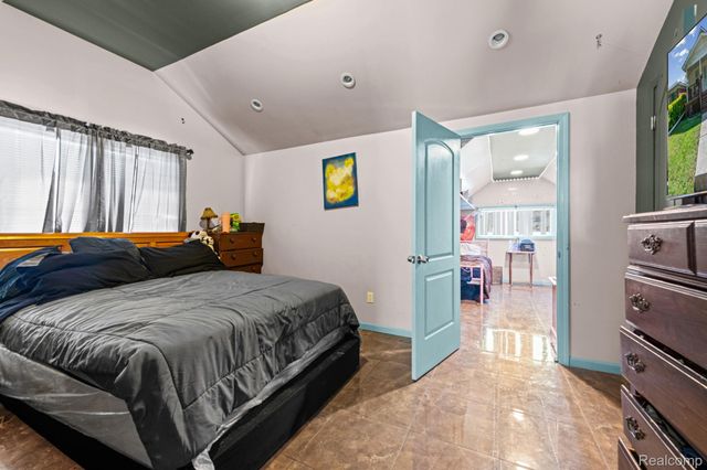 1127 Detroit Avenue, Lincoln Park, MI 48146