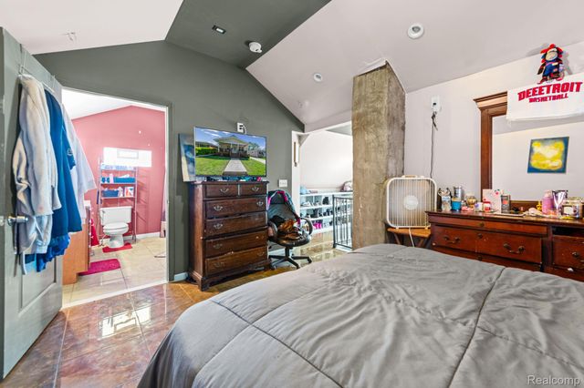 1127 Detroit Avenue, Lincoln Park, MI 48146
