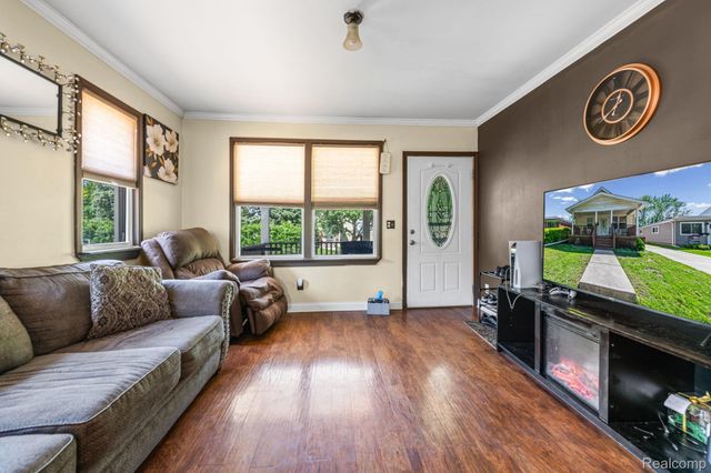 1127 Detroit Avenue, Lincoln Park, MI 48146