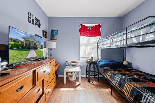 1127 Detroit Avenue, Lincoln Park, MI 48146