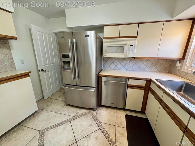 3311 Blaine Street, Trenton, MI 48183