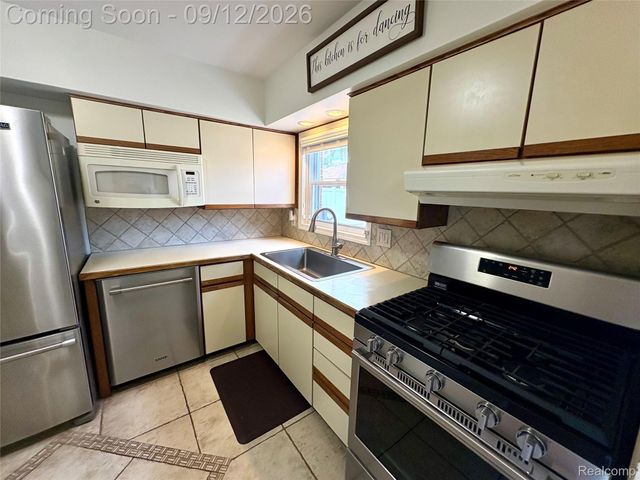 3311 Blaine Street, Trenton, MI 48183