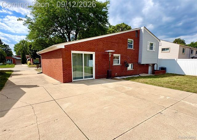 3311 Blaine Street, Trenton, MI 48183
