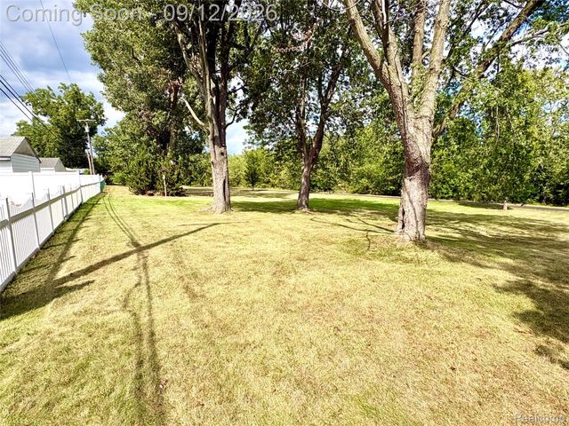 3311 Blaine Street, Trenton, MI 48183