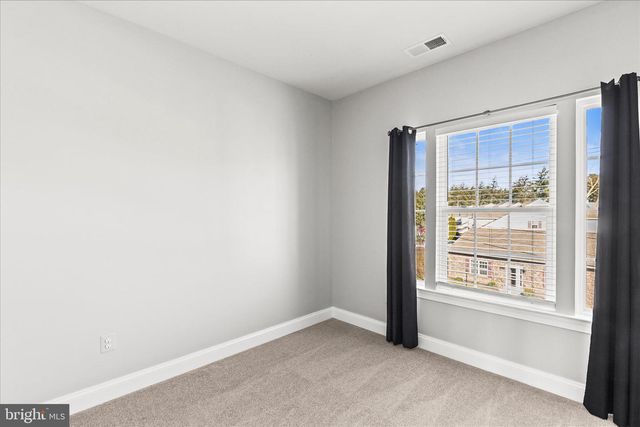 854 BLOSSOM DR, Hanover, PA 17331