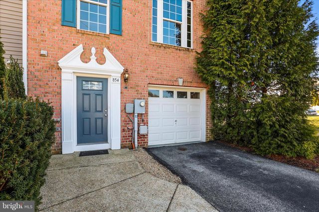 854 BLOSSOM DR, Hanover, PA 17331