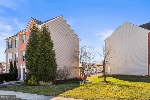 854 BLOSSOM DR, Hanover, PA 17331