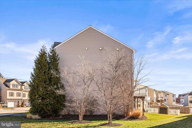 854 BLOSSOM DR, Hanover, PA 17331