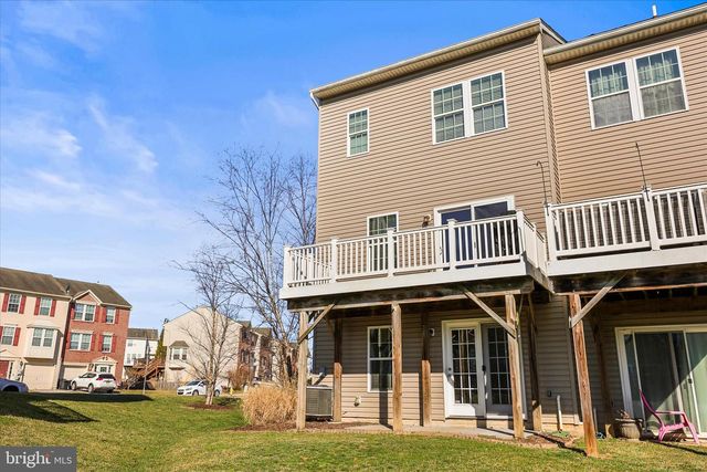 854 BLOSSOM DR, Hanover, PA 17331