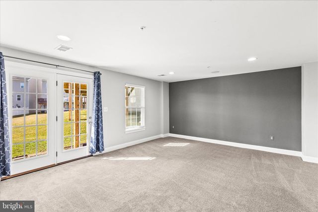 854 BLOSSOM DR, Hanover, PA 17331