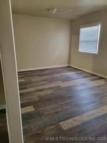 5650 S Quebec Avenue, Tulsa, OK 74135