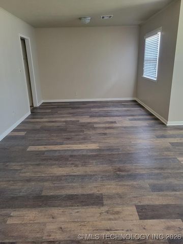 5650 S Quebec Avenue, Tulsa, OK 74135