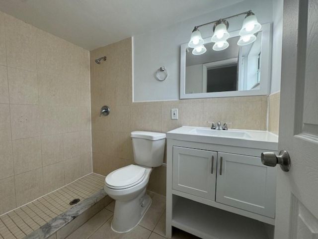 3601 Van Buren St 9, Hollywood, FL 33021