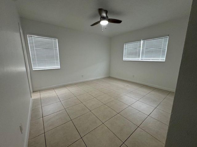 3601 Van Buren St 9, Hollywood, FL 33021