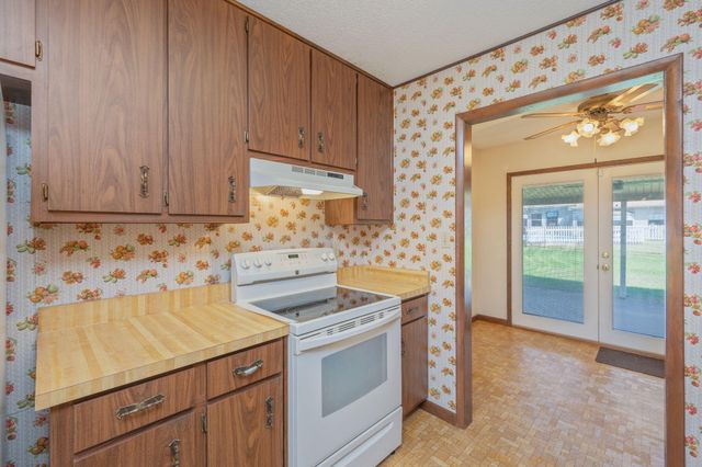 422 Fleetwood Drive, Mary Esther, FL 32569