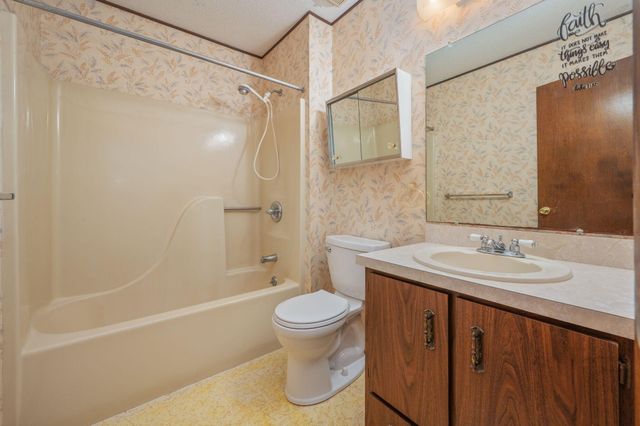 422 Fleetwood Drive, Mary Esther, FL 32569