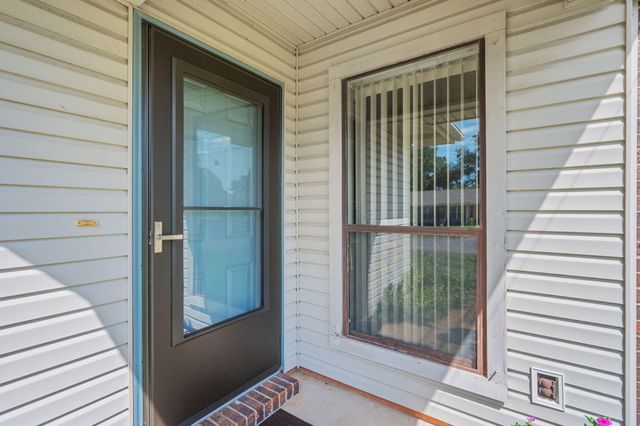 422 Fleetwood Drive, Mary Esther, FL 32569