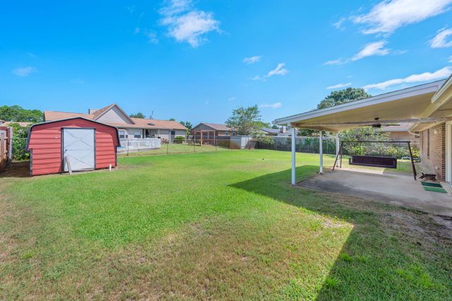 422 Fleetwood Drive, Mary Esther, FL 32569