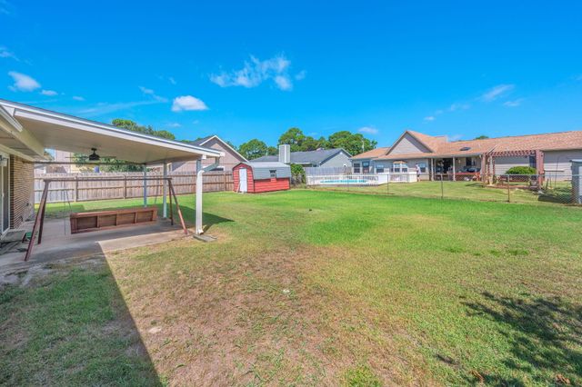 422 Fleetwood Drive, Mary Esther, FL 32569