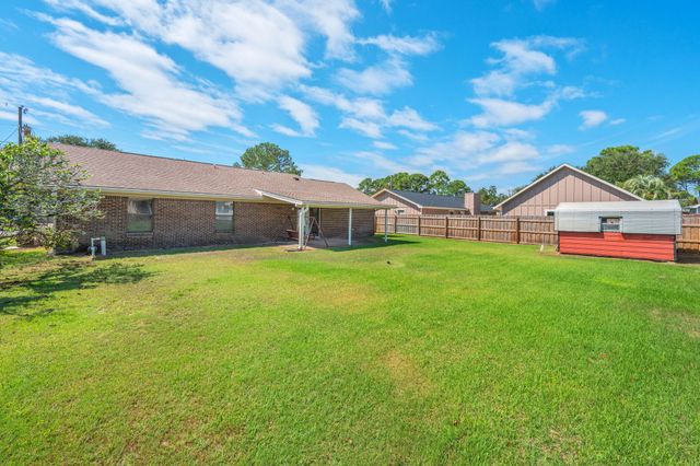 422 Fleetwood Drive, Mary Esther, FL 32569