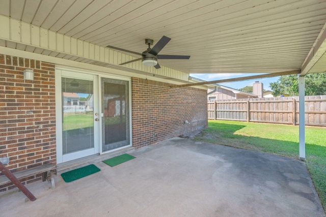 422 Fleetwood Drive, Mary Esther, FL 32569
