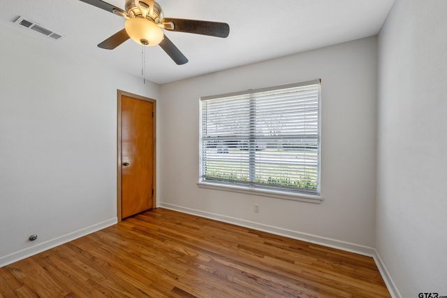 112 Lakeview St., Whitehouse, TX 75791