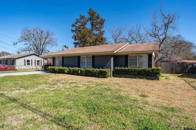 112 Lakeview St., Whitehouse, TX 75791