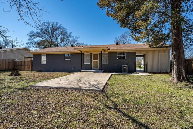 112 Lakeview St., Whitehouse, TX 75791