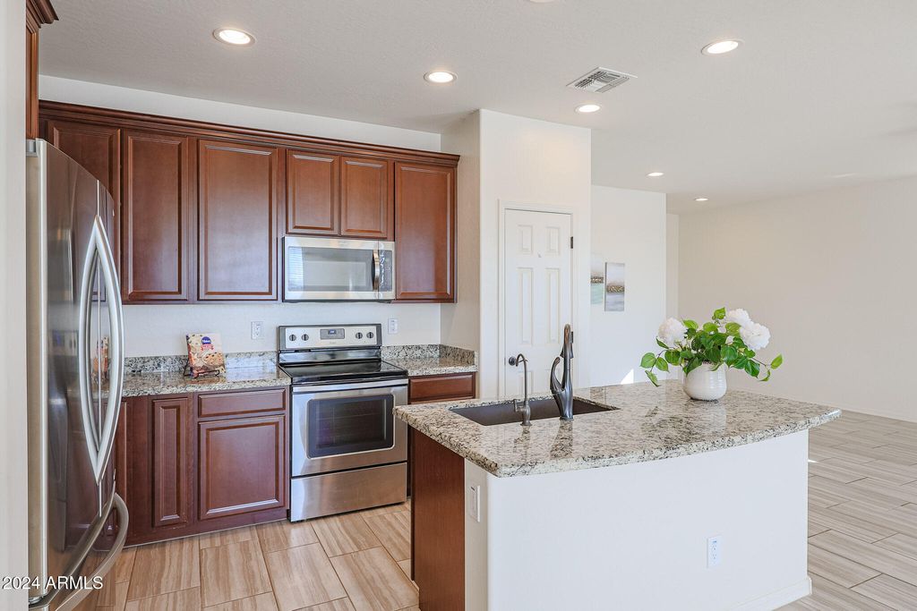 16914 S 180TH Avenue, Goodyear, AZ 85338 — photo 3