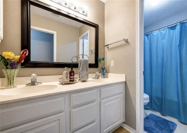 1701 Signature Drive, Bentonville, AR 72712