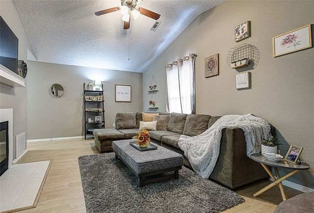 1701 Signature Drive, Bentonville, AR 72712