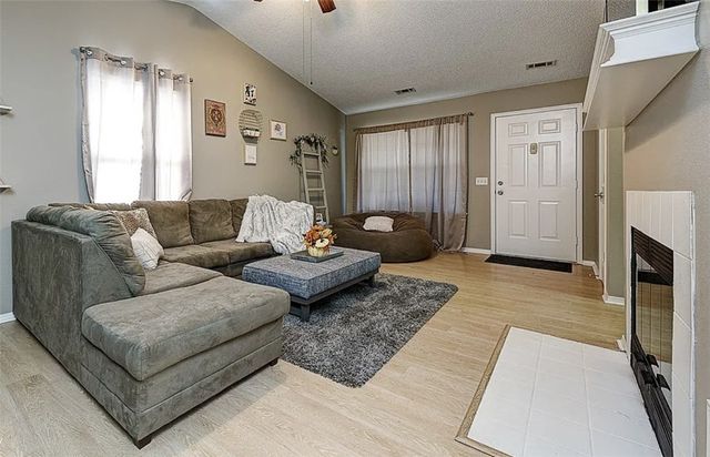 1701 Signature Drive, Bentonville, AR 72712