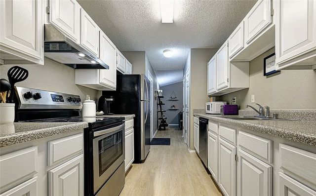 1701 Signature Drive, Bentonville, AR 72712