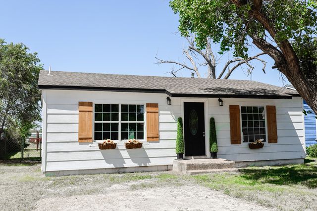 112 SW 8th Street, Plainview, TX 79072