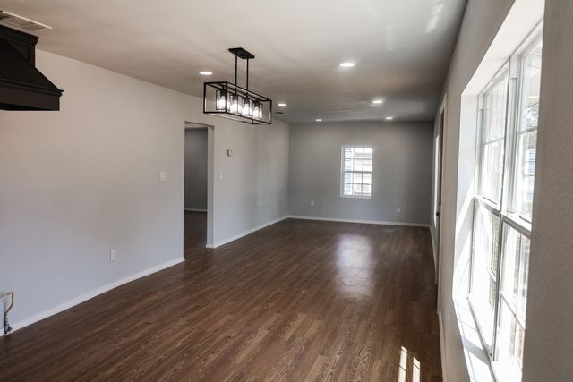 112 SW 8th Street, Plainview, TX 79072