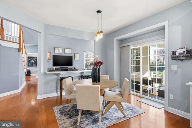 16 WINDERMERE DR, Moorestown, NJ 08057