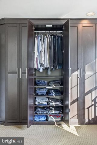 16 WINDERMERE DR, Moorestown, NJ 08057