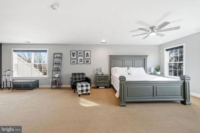 16 WINDERMERE DR, Moorestown, NJ 08057