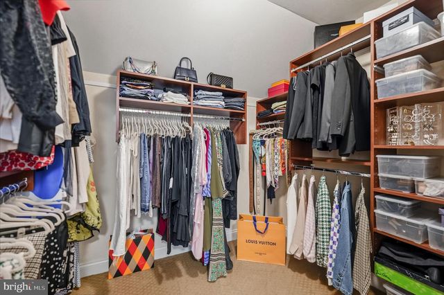 16 WINDERMERE DR, Moorestown, NJ 08057