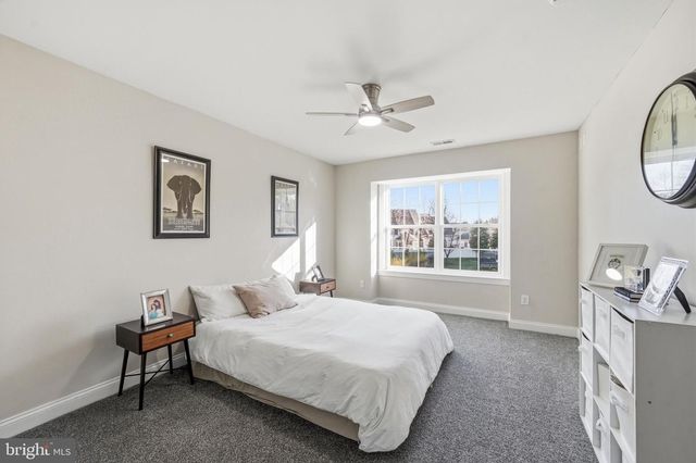 16 WINDERMERE DR, Moorestown, NJ 08057