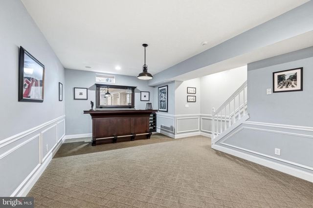 16 WINDERMERE DR, Moorestown, NJ 08057