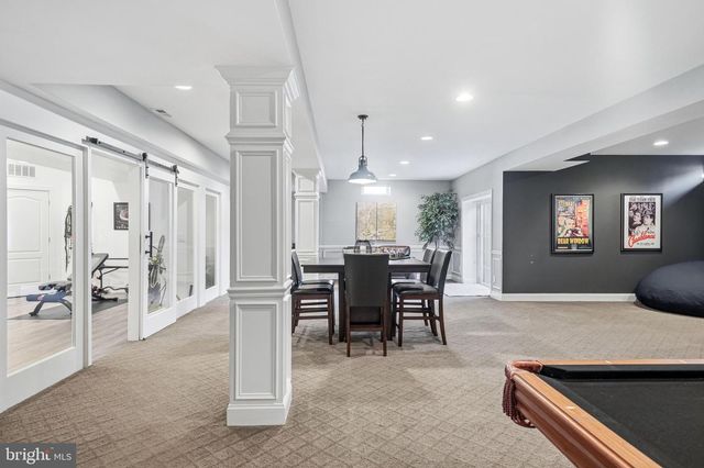 16 WINDERMERE DR, Moorestown, NJ 08057