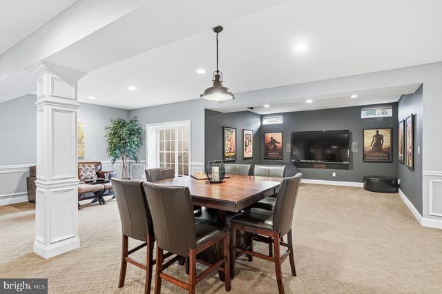 16 WINDERMERE DR, Moorestown, NJ 08057