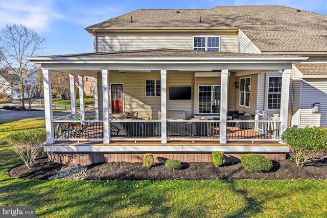 16 WINDERMERE DR, Moorestown, NJ 08057