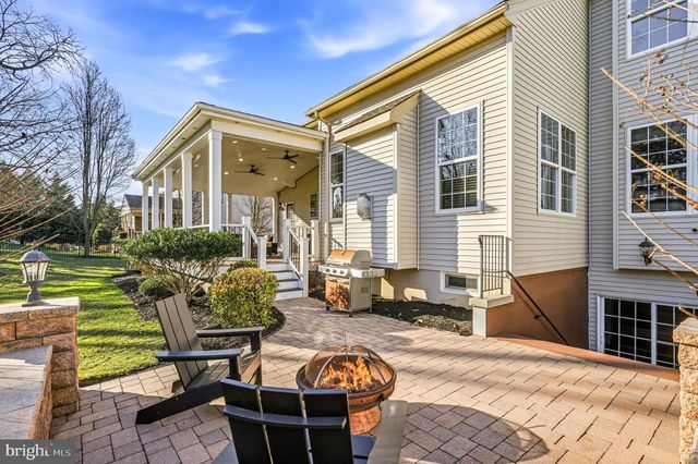 16 WINDERMERE DR, Moorestown, NJ 08057