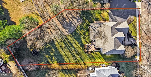 16 WINDERMERE DR, Moorestown, NJ 08057