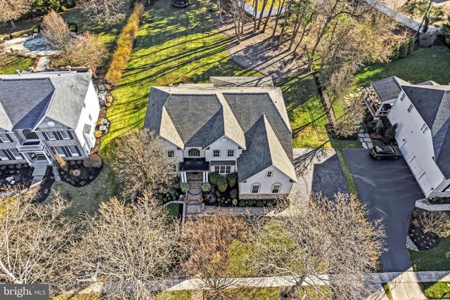 16 WINDERMERE DR, Moorestown, NJ 08057