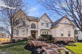 16 WINDERMERE DR, Moorestown, NJ 08057