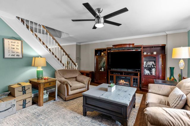 3670 SUSSEX LN, Philadelphia, PA 19114